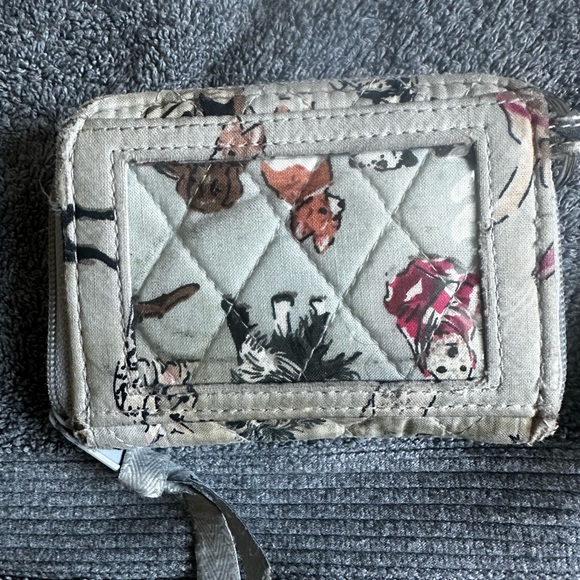 Vera Bradley Quilted Best in Show Dog Print wallet - Picture 4 of 6